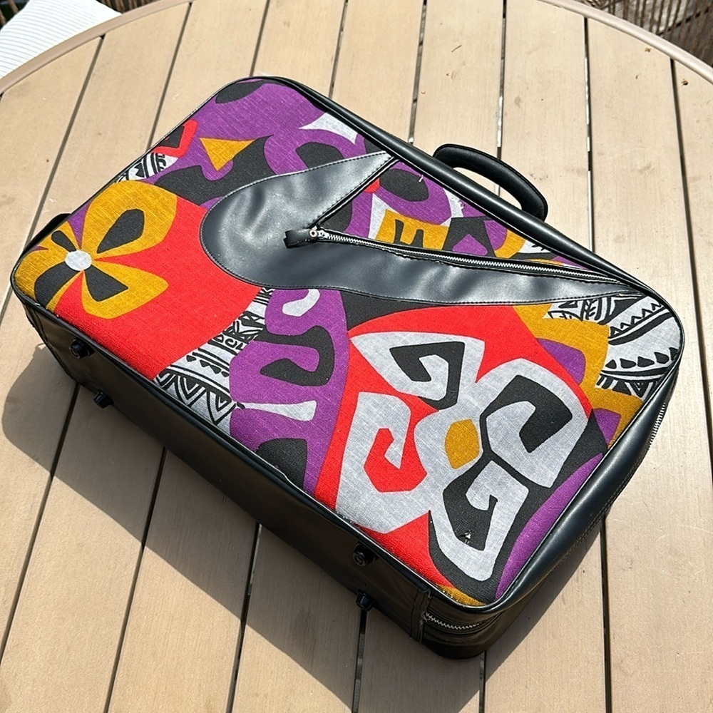 🎀60-70s VTG Go-Go groovy girl abstract cloth travel bag includes key colorful